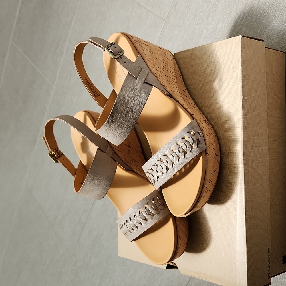 NWT KORK-EASE Austin Braid Platform Sandals in Grey Eggshel Color
